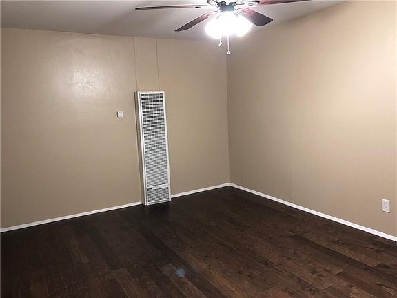 2nd image of 809 Renfro Dr