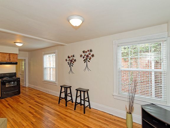 5th image of 3210 Stuart Ave APT D