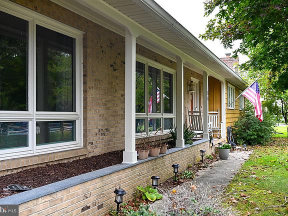 4th image of 66 S Spring Rd