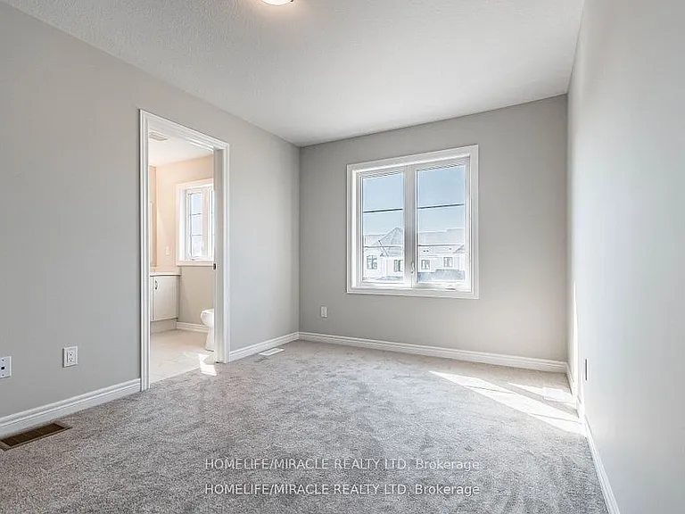 140 Aquasanta Cres — Photo 22
