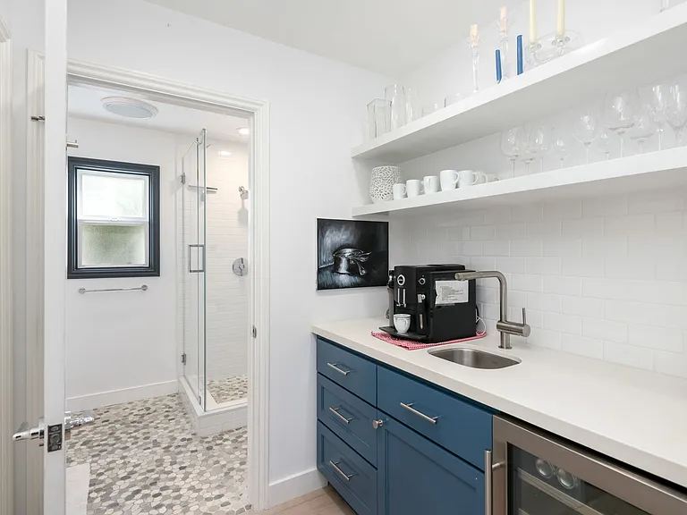 Butlers area with Jura Espresso machine and Wine fridge (extra wine glasses, vases, candles - perfect for entertaining.
