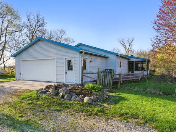 753 W McConnell Rd, Columbia City, IN 46725