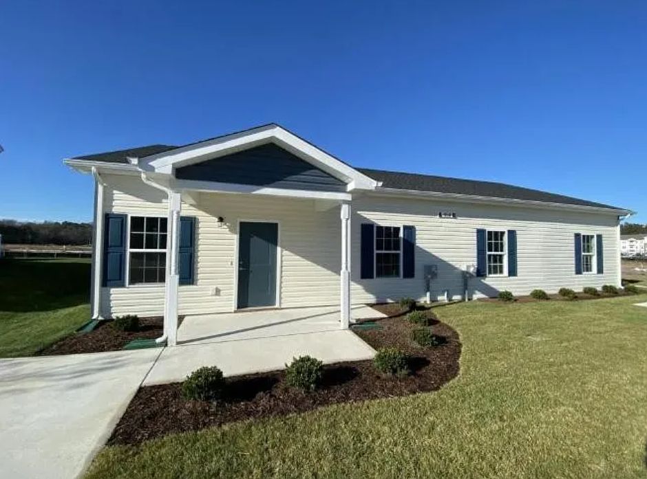 1st image of 450 Creekbed Cir
