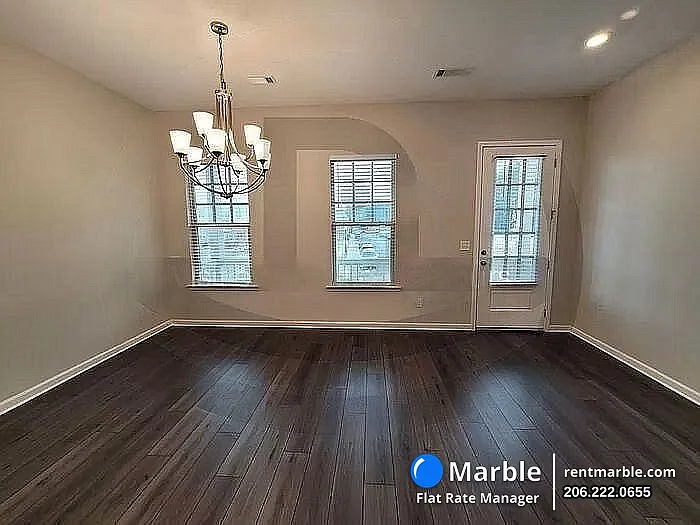 2565 Morehead St — Photo 7
