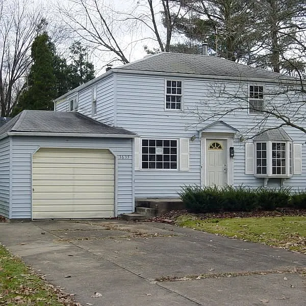 3 bed, 1.5 bath, 1624 sqft, $1,400 — Photo 1