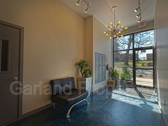 4th image of 631 Campbell Ave SW APT 210