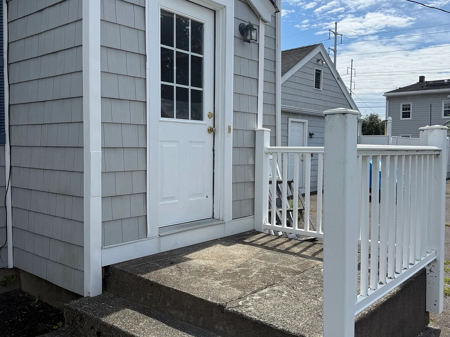 4 bed, 2.0 bath, 1000 sqft, $3,700 — Photo 2