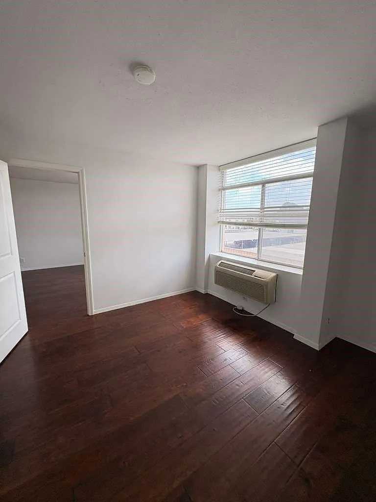 2 bed, 2.0 bath, 870 sqft, $800 — Photo 3