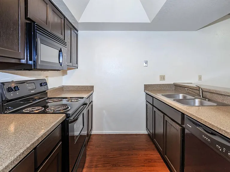 Rio Cancion Apartments — Photo 51