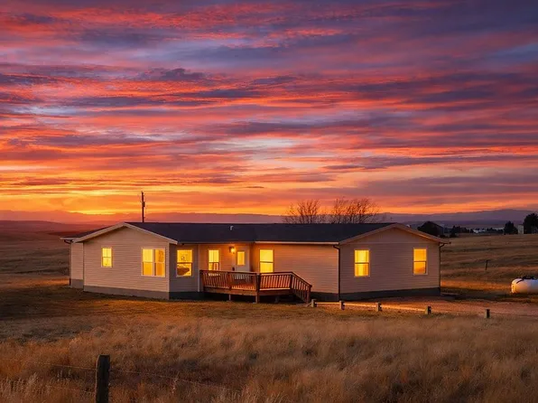 12 N Mule Creek Dr, Moorcroft, WY 82721