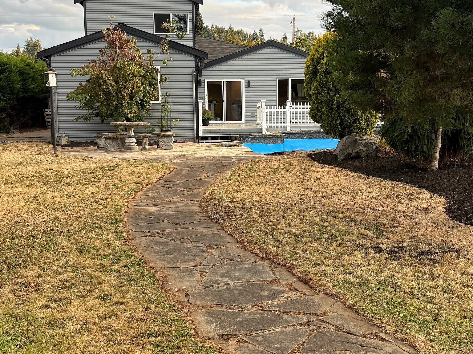 2 bed, 1200 sqft, $2,300 — Photo 3