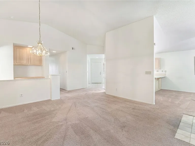 9725 Horizon Hills Dr — Photo 6