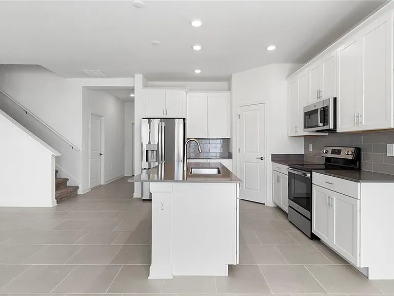 5786 Stephens Rd — Photo 3