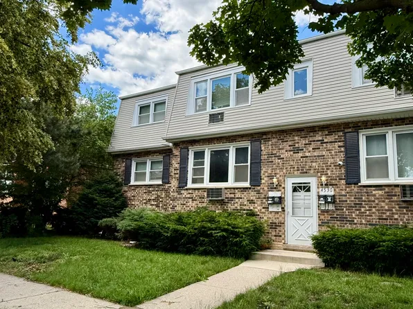 4530 Prairie Ave #C, Brookfield, IL 60513