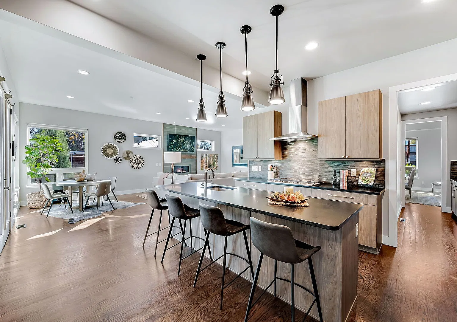 Stunning 4-BDR in the Heart of Sloan's Lake — Photo 1