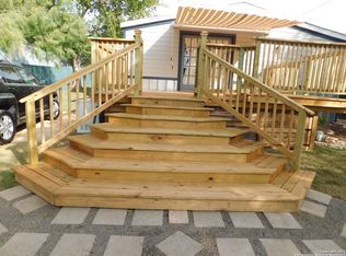 1424 Kayroe Rd, Adkins, TX 78101