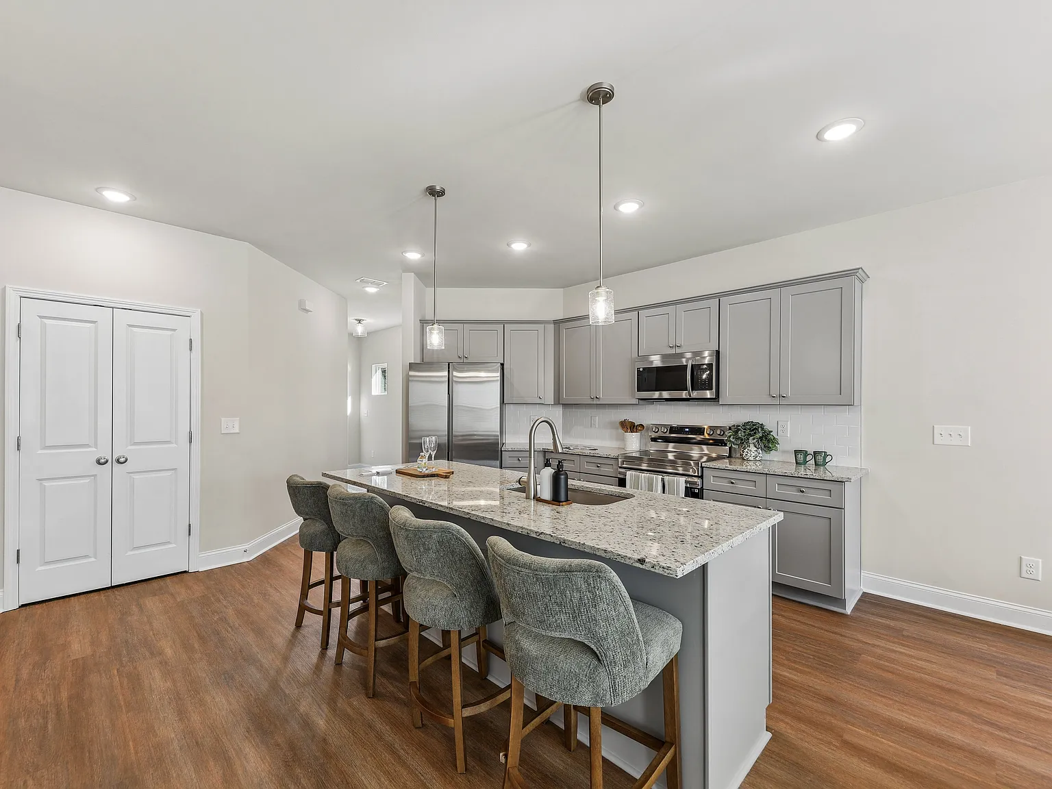 Pine Valley Commons — Photo 2