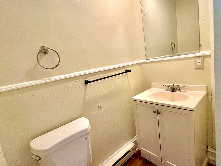 1310 Washburn St #1 — Photo 18
