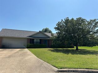 2705 Forrest Cir, Durant, OK 74701