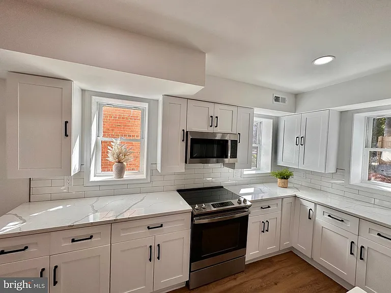 4709 Clay St NE — Photo 25
