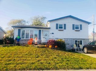 5704 Edward Dr, Oak Forest, IL 60452