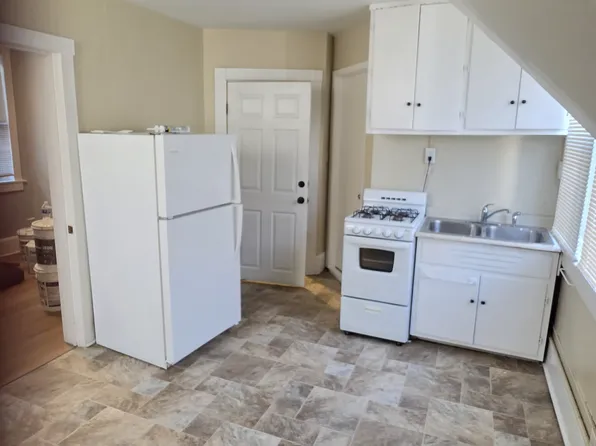 3667 E Munkwitz Ave APT 4, Cudahy, WI 53110