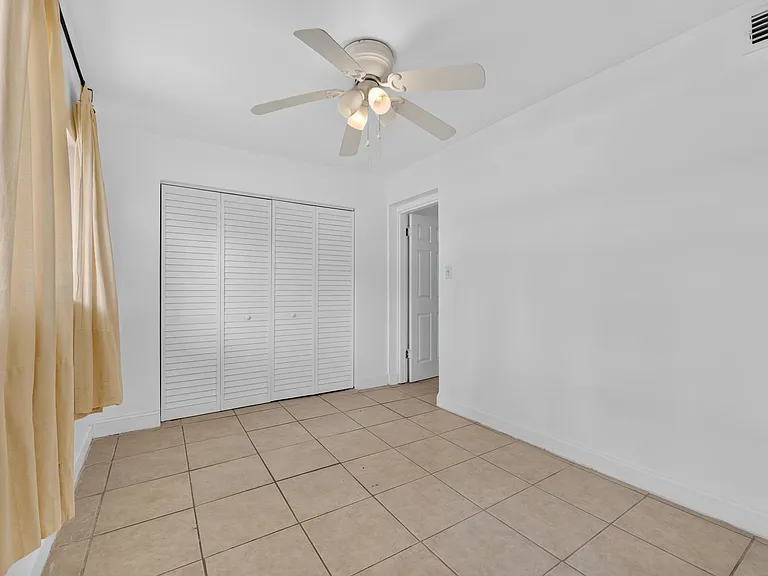 1005 E Flora St — Photo 44