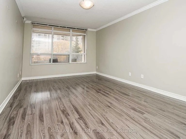 35 Kingsbridge Garden Cir #312 — Photo 18