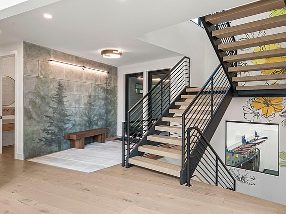 5th image of 746 Peninsula Point Rd