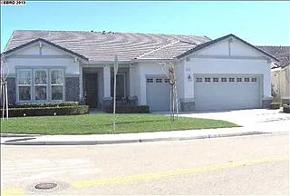 662 Stewart Way photo 1