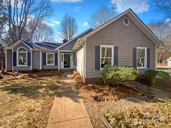 14106 Carriage Lake Dr, Charlotte, NC 28273