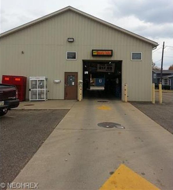 1st image of 729 S Broadway St