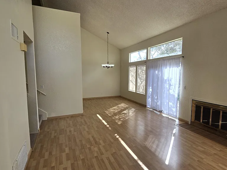 27703 Persimmon Dr — Photo 2