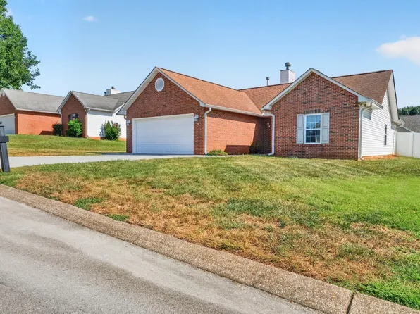 1334 Trey Vista Ct, Maryville, TN 37803