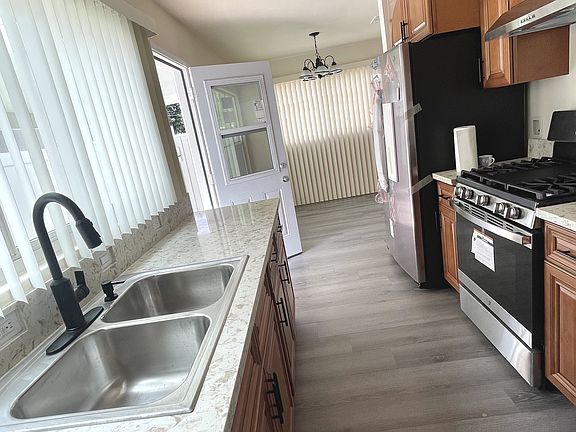 3rd image of 7949 Clearfield Ave