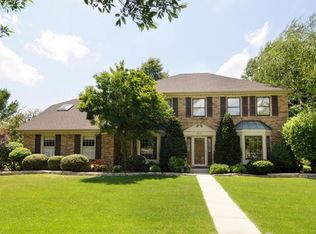 521 Flock Ave, Naperville, IL 60565