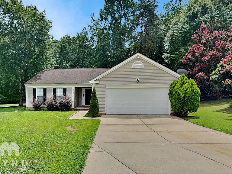 6902 Kentucky Derby Dr — Photo 1