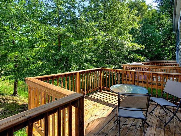 4th image of 5569 Kenton Ln