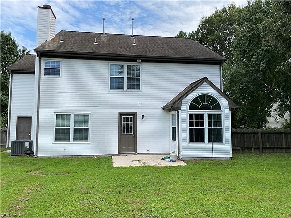 4th image of 2313 Esplanade Dr