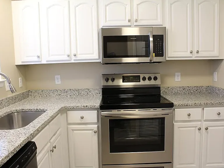 1004 Volusia St — Photo 14