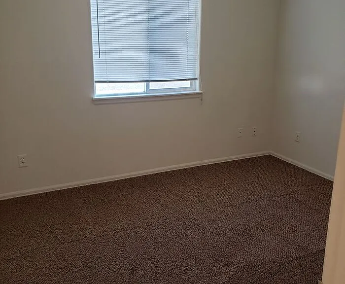 1733 Christopher Way — Photo 8
