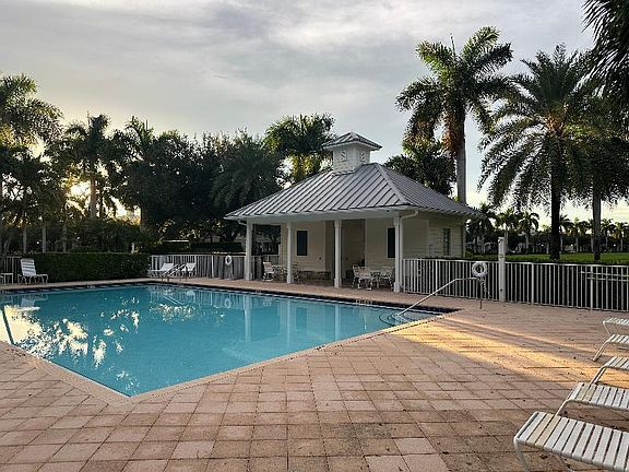 5th image of 1454 S Jeaga Dr