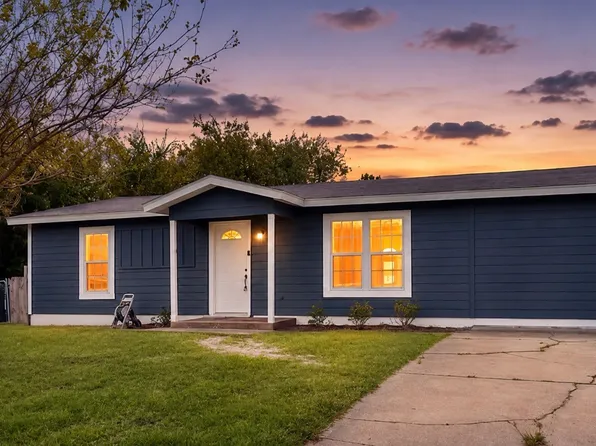 5586 Pinson St, Fort Worth, TX 76119