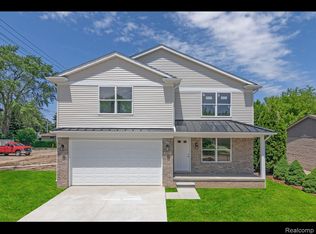 20813 Sunnydale St, Saint Clair Shores, MI 48081