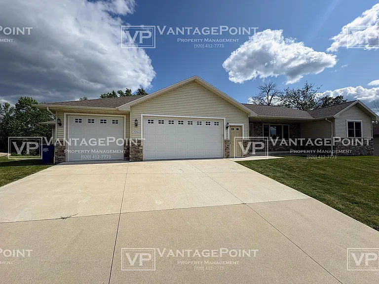 2250 Daly Dr — Photo 1