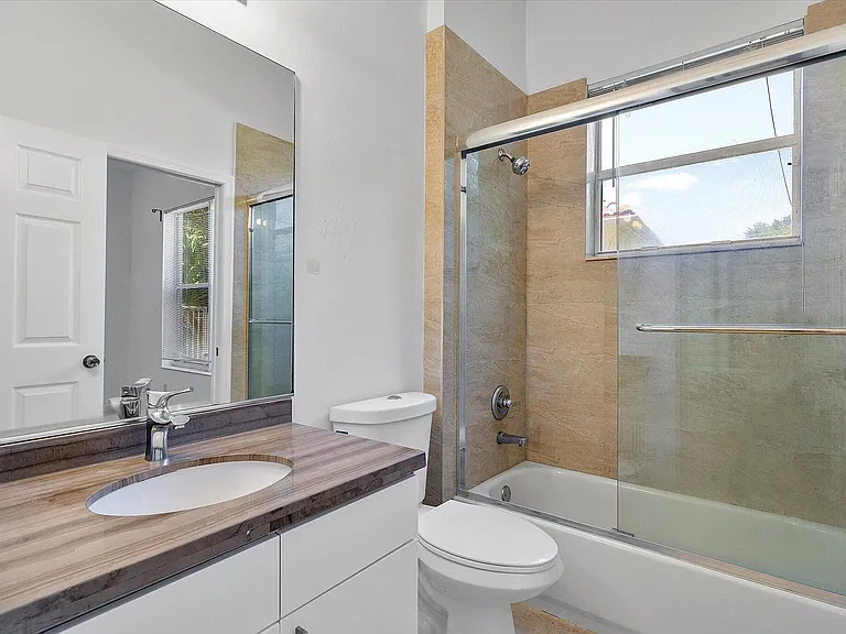2013 Harbor View Cir — Photo 21