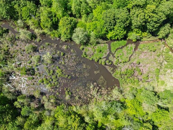 11325 Farm Rd, Gloucester, VA 23061