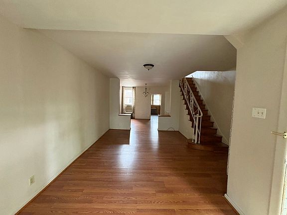 2nd image of 4112 Stirling St