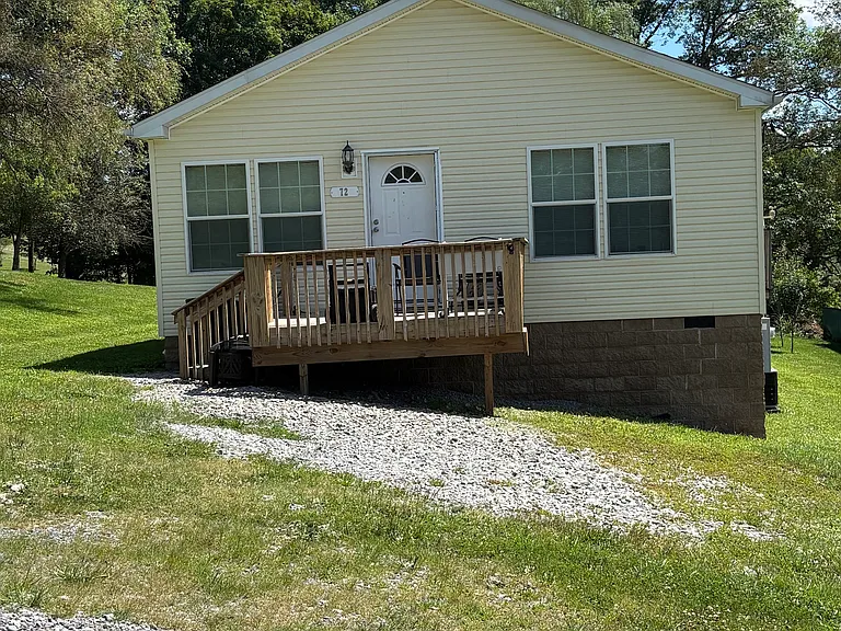 72 Jenna Ln — Photo 1