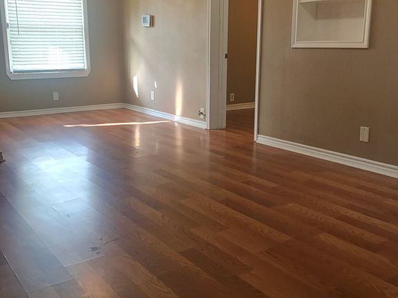 3rd image of 509 Bluebonnet Dr